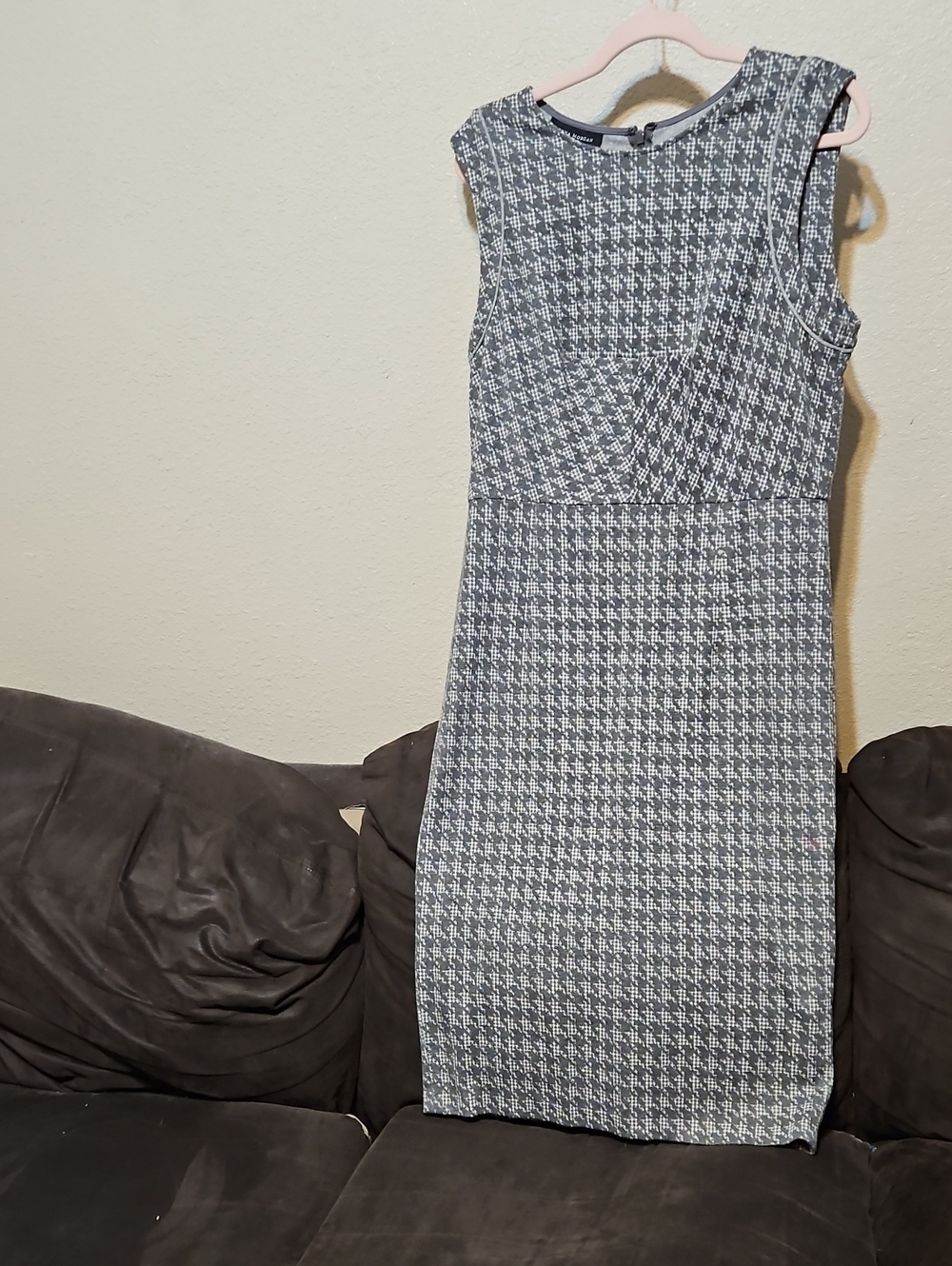 Donna Morgan Gray and White Houndstooth Midi Sheath Dress